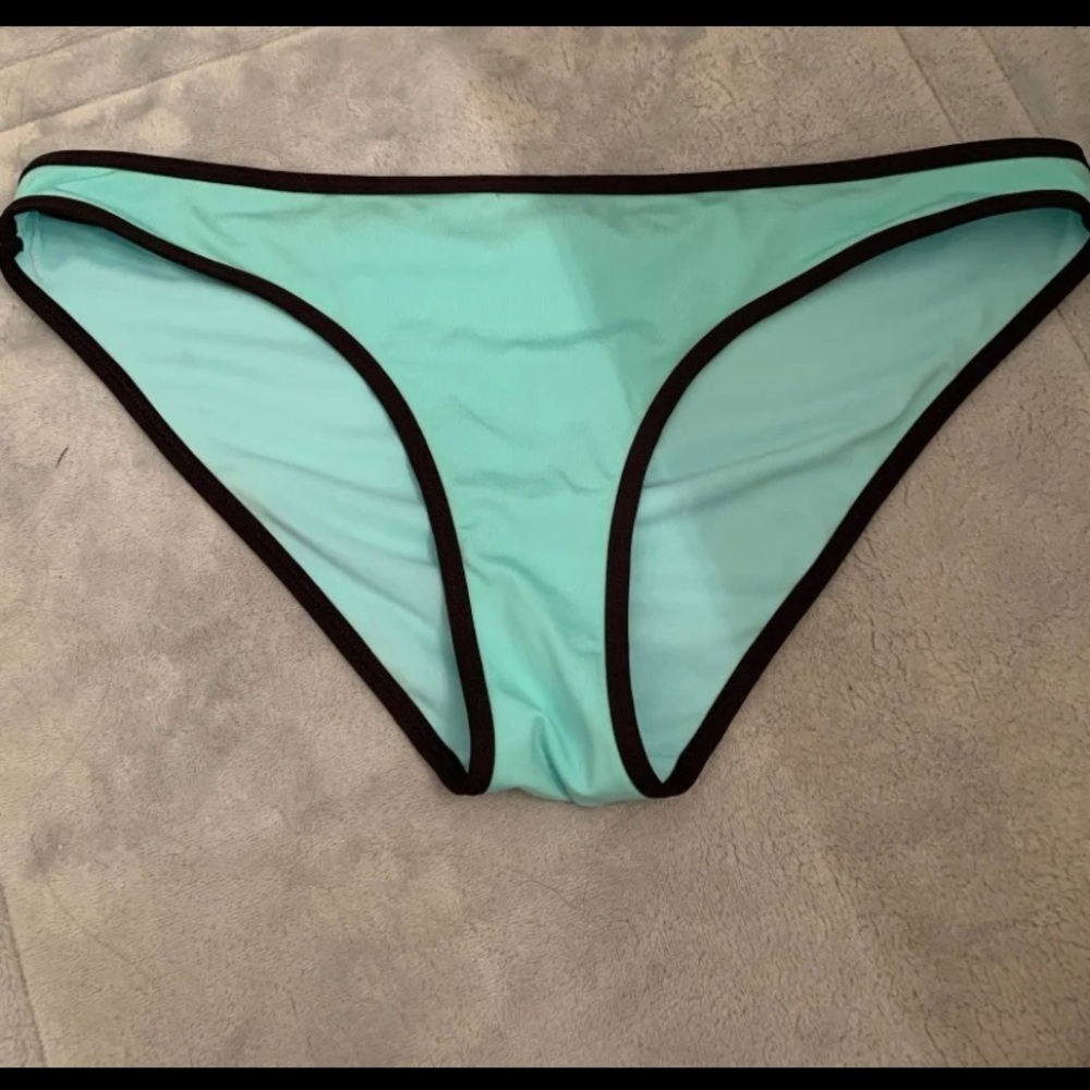 H&M bikini bottoms